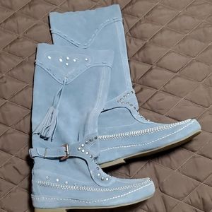 BNWOT Baby blue suede mukluk type boots